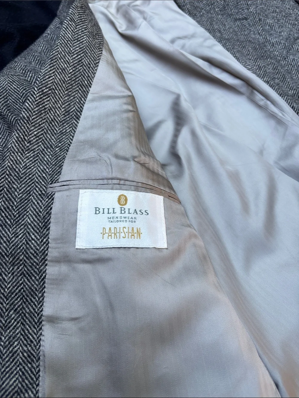 bill blass Gray Herringbone Sport Coat Blazer. Vintage Crew Neck 100% Pure Wool